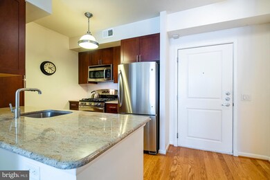 Clarendon 1021 unit 648, Arlington, VA 22201 - photo 5