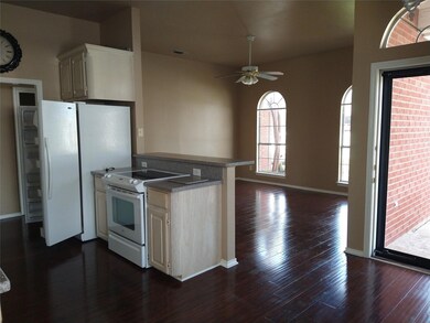 401 W Spring St, Weatherford, TX 76086 - photo 2