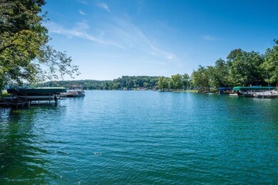 11181 W Grandview Dr, Columbus, IN 47201 - photo 3