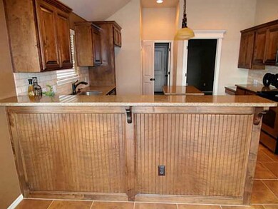 Kitchen. Breakfast Bar!