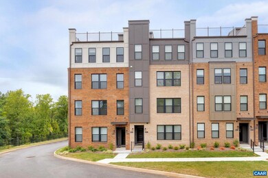 828 Wesley Ln unit A, Charlottesville, VA 22911 - photo 3