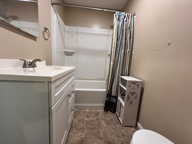 Full bathroom main floor