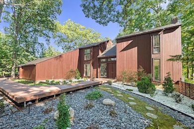 7371 Lindenmere Dr, Bloomfield Hills, MI 48301 - photo 4