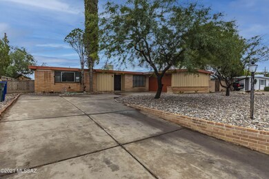 8548 E Beverly St__011
