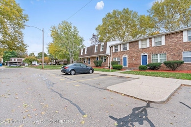 6226 Beechfield Dr unit 110, Lansing, MI 48911 - photo 3