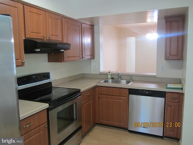 3930 Angelton Ct, Burtonsville, MD 20866 - photo 6