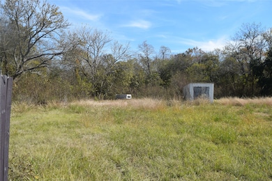 2770 N Gordon St, Alvin, TX 77511 - photo 4