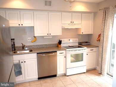 7 Thistle Ct unit 128, Wilmington, DE 19810 - photo 2