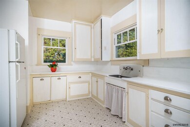 717 Calapooia St SW, Albany, OR 97321 - photo 7