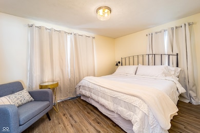 388 W Pearl St, Greenwood, IN 46142 - photo 7