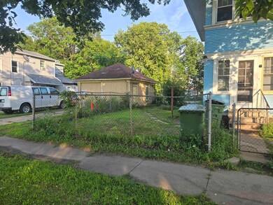 303 Franklin St, Waterloo, IA 50703 - photo 2