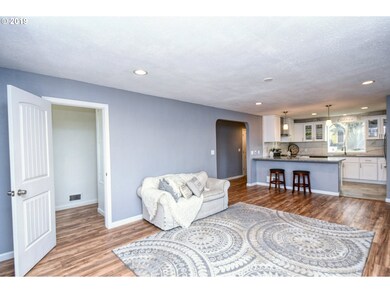 915 SW Goodwin Ave, Pendleton, OR 97801 - photo 5