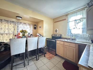 58 Eureka St, Springfield, MA 01104 - photo 7