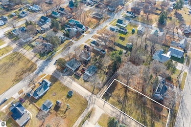 620 Colfax St, Cadillac, MI 49601 - photo 5