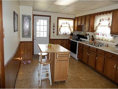 Kitchen. Great size Kitchen complete with built in