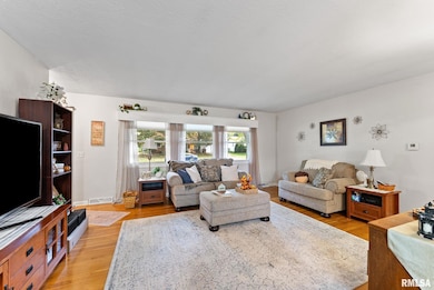 612 12th St, Silvis, IL 61282 - photo 5