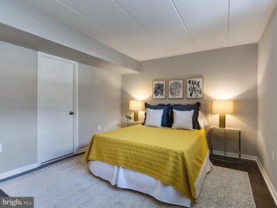 104 Roberts Ln unit 101, Alexandria, VA 22314 - photo 6