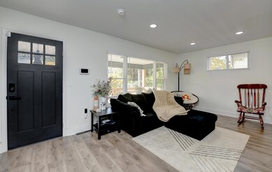 Living Room (2)