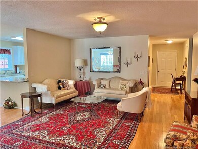 Spacious living room