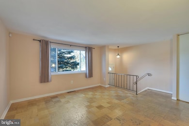 1029 Regina Dr, Halethorpe, MD 21227 - photo 4