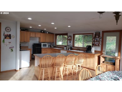 21145 SE Tillstrom Rd, Damascus, OR 97089 - photo 2