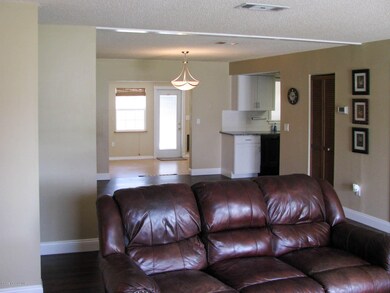 Living to Dining Rm