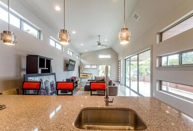 2501 E 9th St, Austin, TX 78702 - photo 4