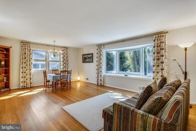 11306 Mapleview Dr, Silver Spring, MD 20902 - photo 3