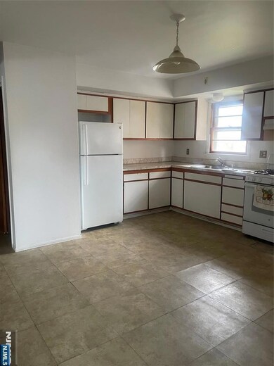 203 Westervelt Place unit 2, Lodi, NJ 07644 - photo 4