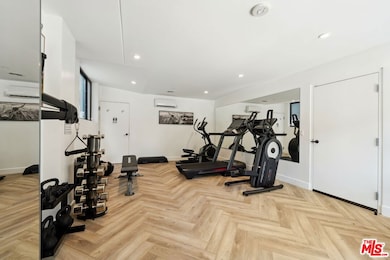 137 N Doheny Dr unit 4, West Hollywood, CA 90048 - photo 5