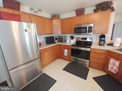 402 Benjamin Dr, Chambersburg, PA 17201 - photo 6