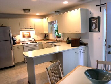 32 Birchwood Dr unit 32, Milford, NH 03055 - photo 3