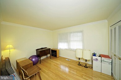 13152 Madonna Ln, Fairfax, VA 22033 - photo 5