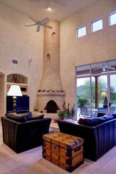 LivingRm Kiva and high ceilings