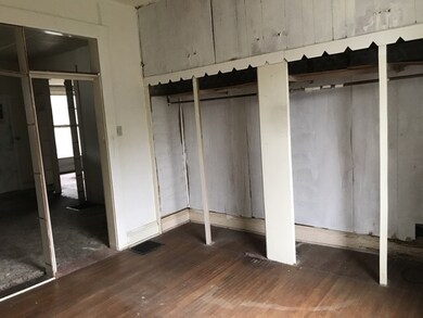 54 W Meredith St, Frankfort, IN 46041 - photo 3