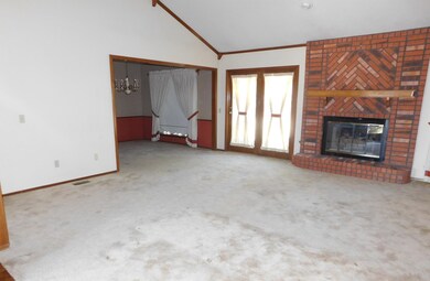 2105 Crossgate Rd, Duncan, OK 73533 - photo 2