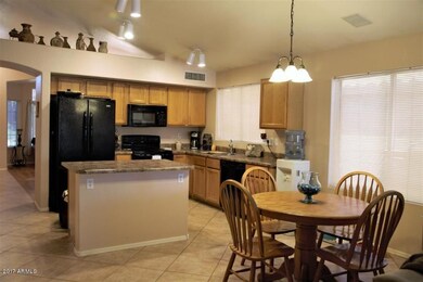 Baylor Eat In Kitchen