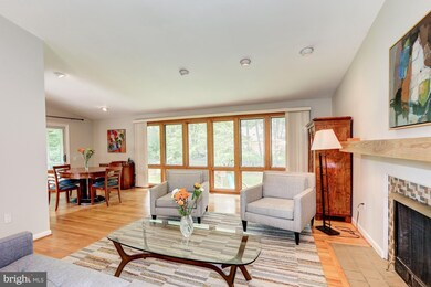 11709 Karen Dr, Potomac, MD 20854 - photo 4