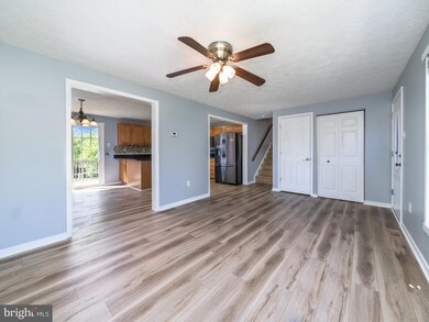 6508 Creekwood Dr, Fredericksburg, VA 22407 - photo 4