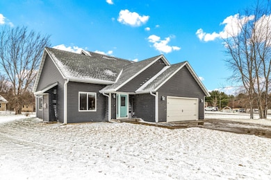 3316 Sanford Ln, Eau Claire, WI 54703 - photo 4