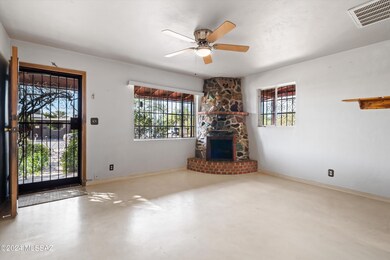 04-Living Area