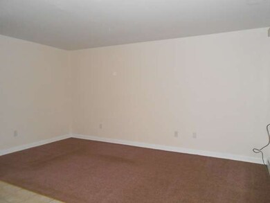 845 Richard St unit E, Aurora, IL 60506 - photo 3