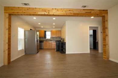 404 W Mill St, Decatur, TX 76234 - photo 6