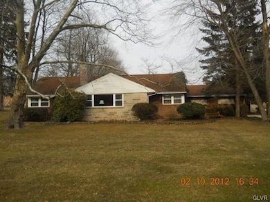 3433 Lanark Rd, Coopersburg, PA 18036 - photo 2