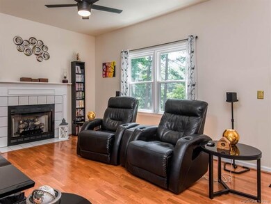 11 Sweetbriar Ct, Asheville, NC 28803 - photo 6