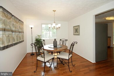 9104 Hunting Pines Place, Fairfax, VA 22032 - photo 6