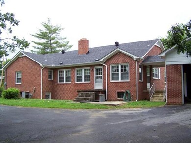 907 Mcarthur St, Manchester, TN 37355 - photo 2