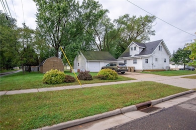 1027 Pershing St, Eau Claire, WI 54703 - photo 2