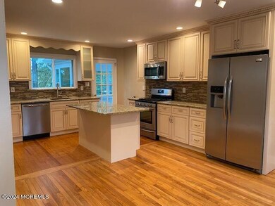 734 Holmdel Rd unit M, Holmdel, NJ 07733 - photo 3