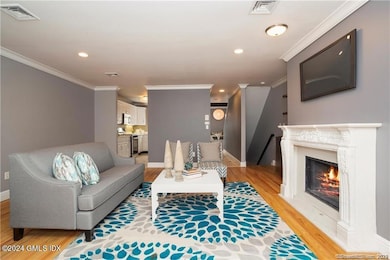 453 E Putnam Ave unit 4E, Cos Cob, CT 06807 - photo 4